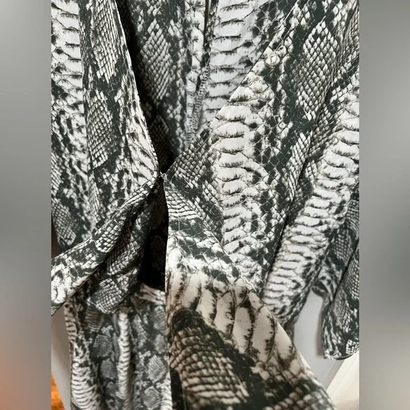 BuddyLove Connie Tie Front Mini Dress - Picture 4 of 5